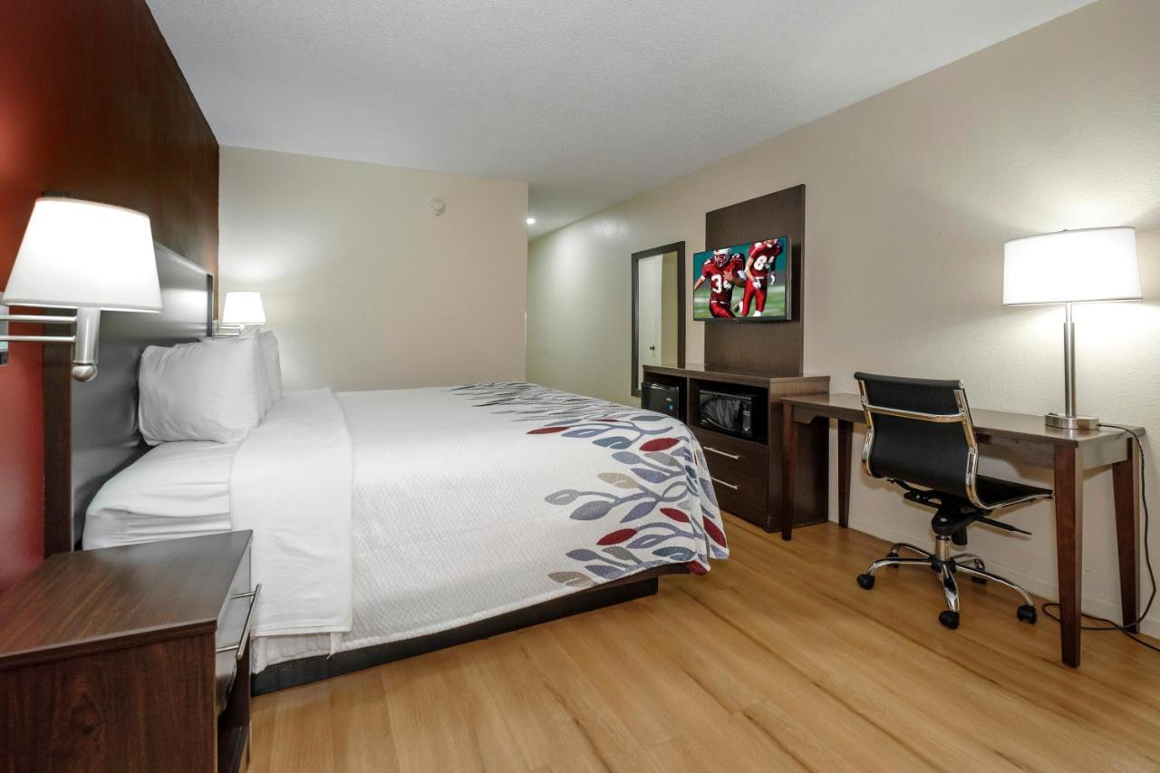 Red Roof Inn Хилсвил Екстериор снимка
