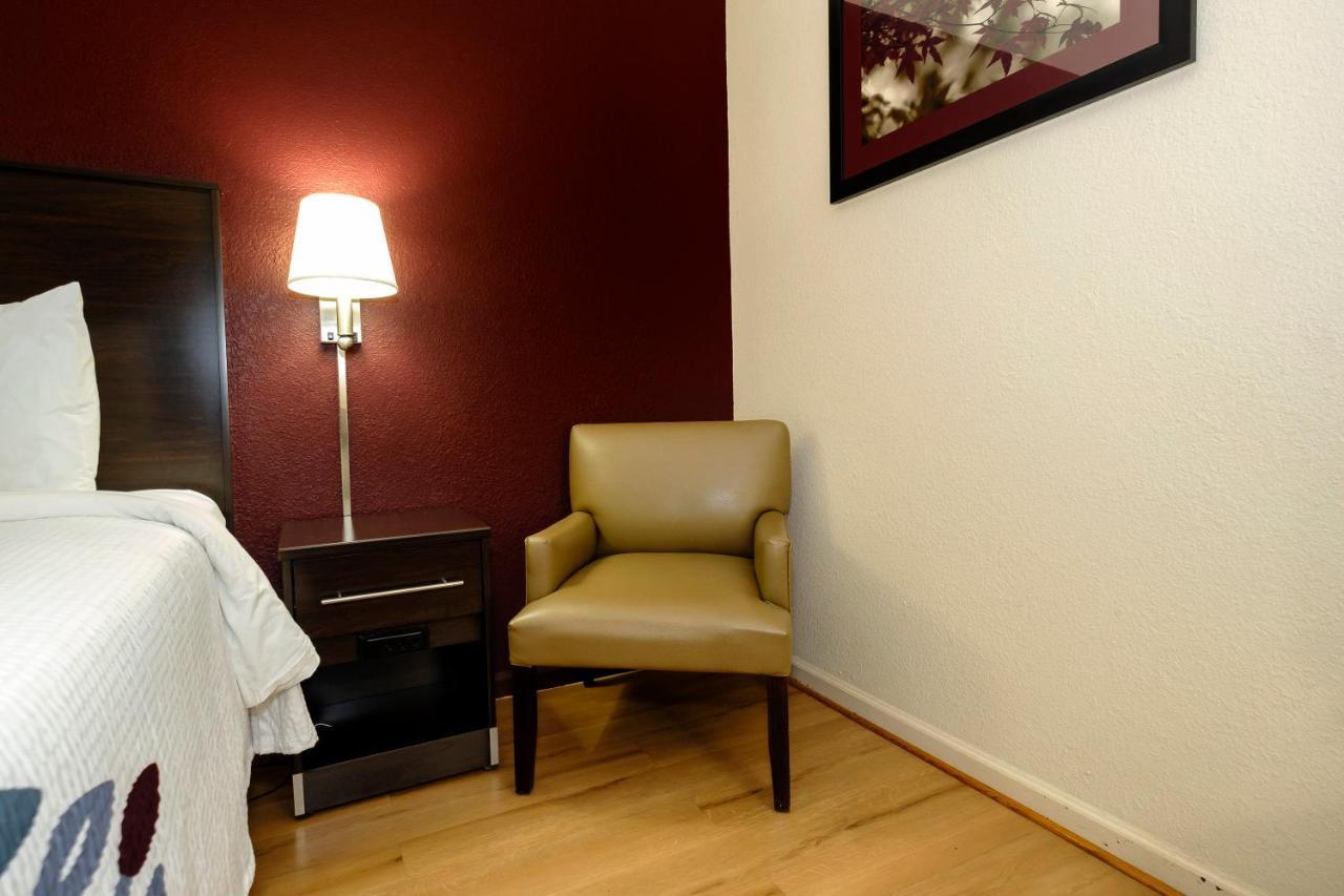 Red Roof Inn Хилсвил Екстериор снимка