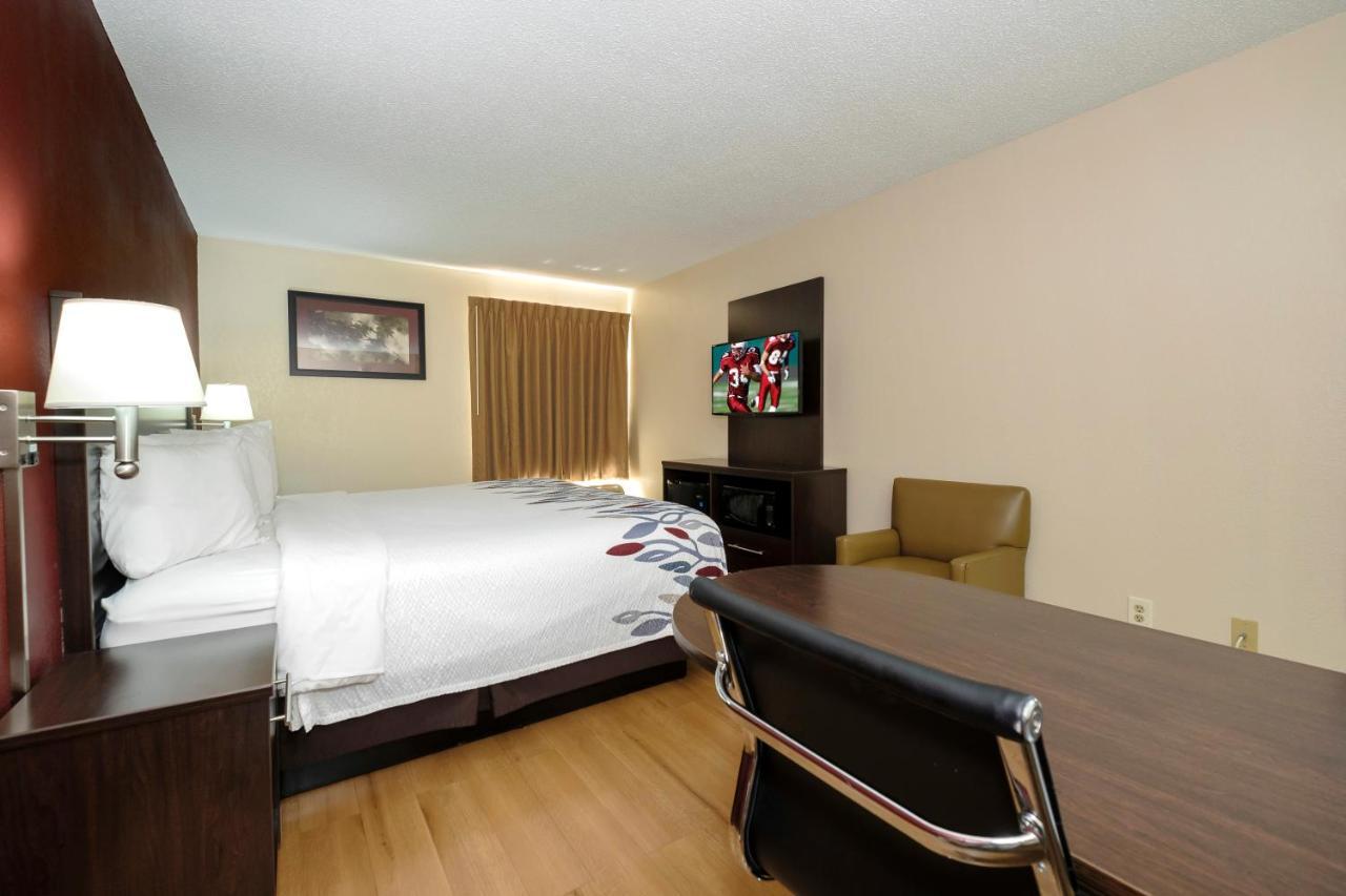 Red Roof Inn Хилсвил Екстериор снимка