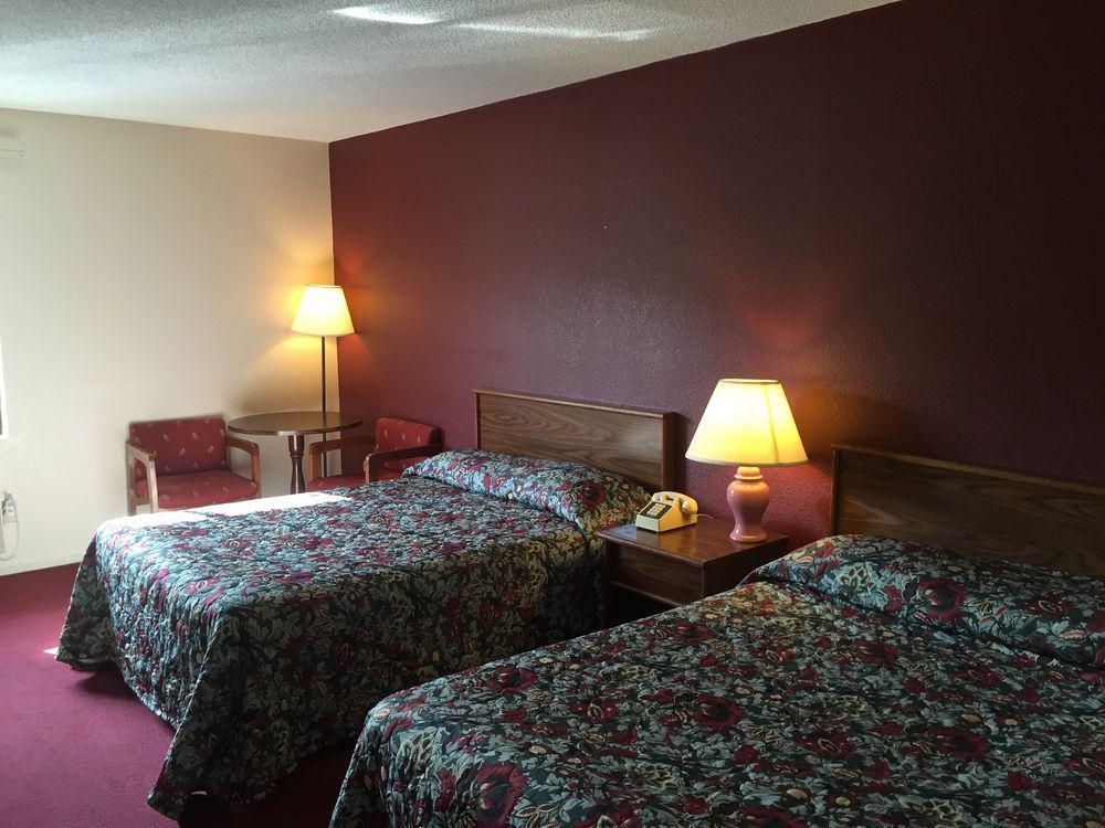 Red Roof Inn Хилсвил Екстериор снимка