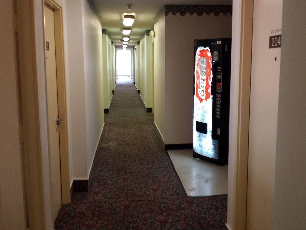 Red Roof Inn Хилсвил Екстериор снимка